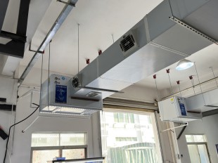 上吉注塑机车间案例